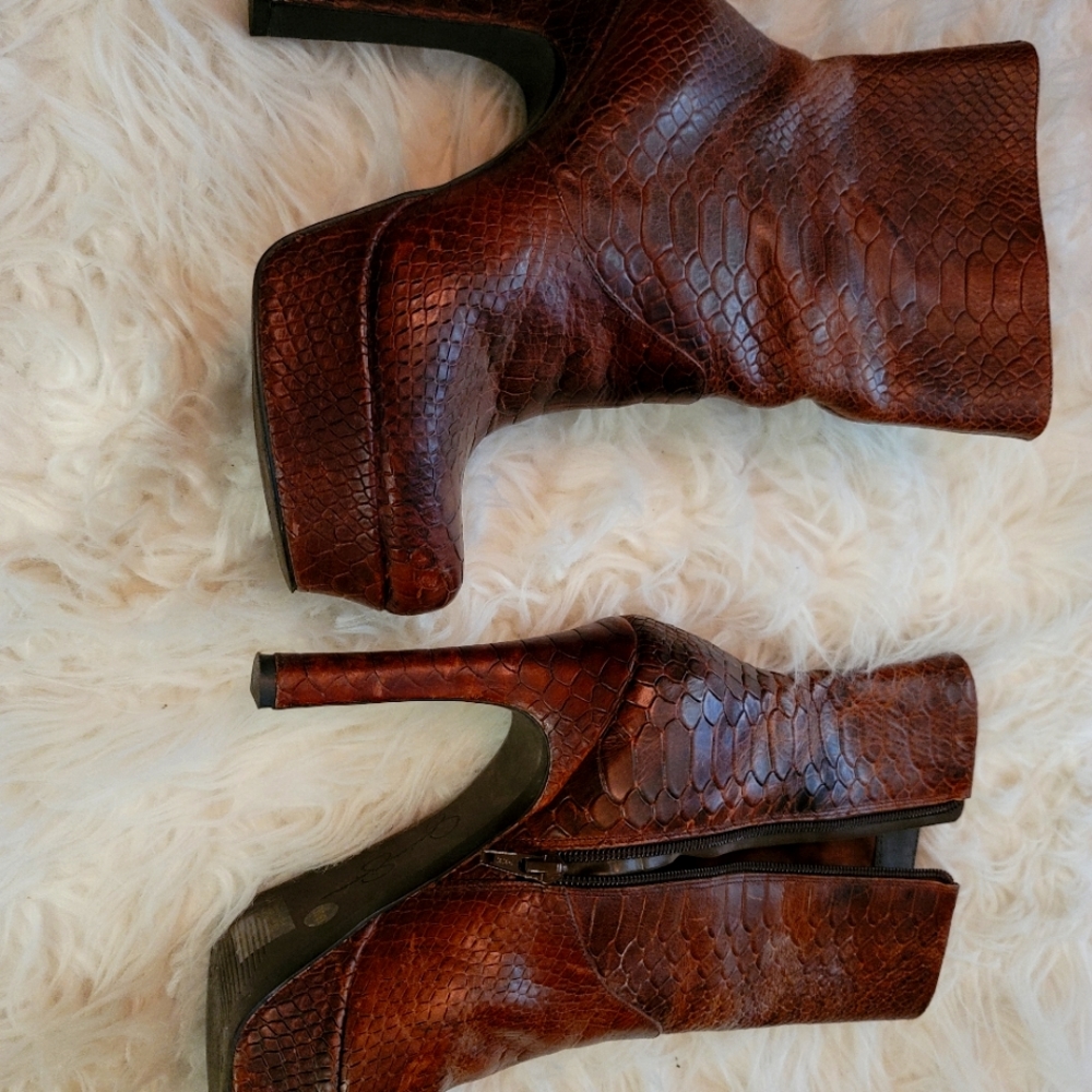 Jessica Simpson Brown Snake Boots